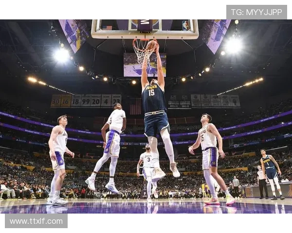 浓眉40分15篮板如同小孩对抗文班迅速进化令全联盟感到绝望